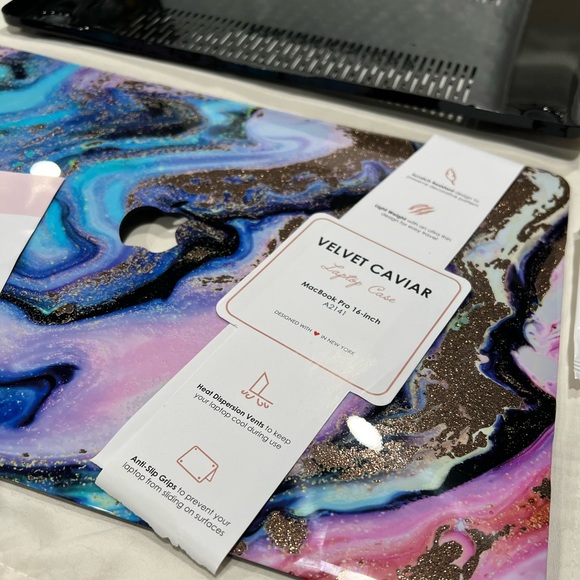 Velvet Caviar Galaxy Glitter Marble MacBook Case 2.0 NEW - Picture 7 of 11